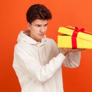 Что подарить брату: советы и готовые варианты: фото Что подарить брату: советы и готовые варианты: фото - ORNER