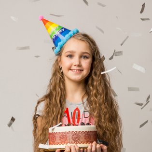 Что можно подарить ребенку на 10 лет: актуальные идеи и небанальные варианты: фото Что можно подарить ребенку на 10 лет: актуальные идеи и небанальные варианты: фото - ORNER